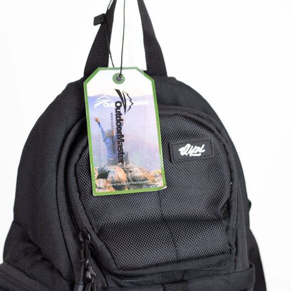 NWT Sling Camera Backpack QIPI Black with Purple Interior - Picture 3 of 15